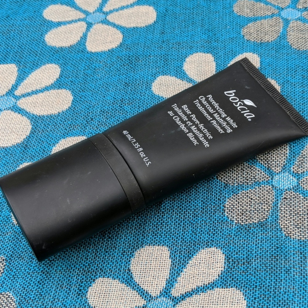 Mattifying treatment primer